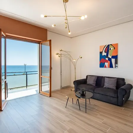 Apartment And The Sea *