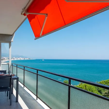 Apartment And The Sea *