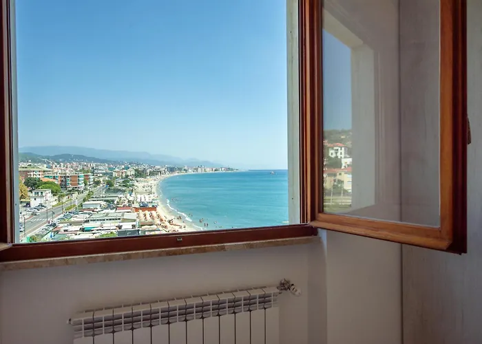 Appartement And The Sea