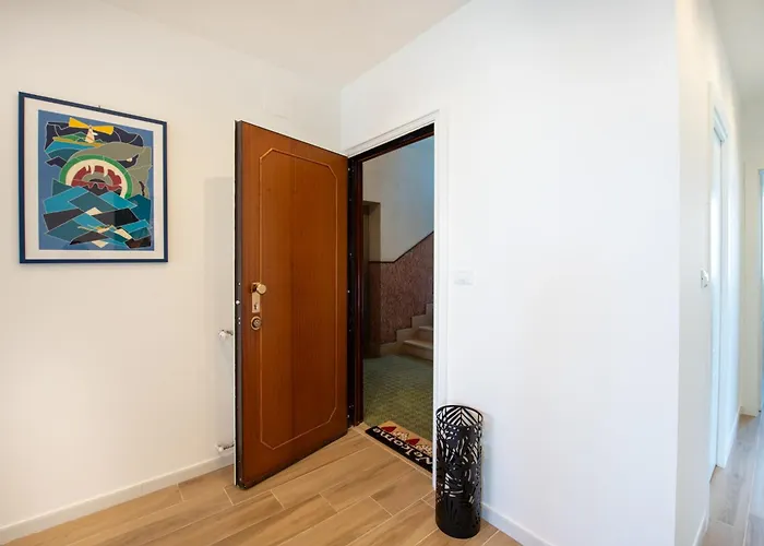 And The Sea Appartement
