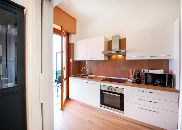 Appartement And The Sea